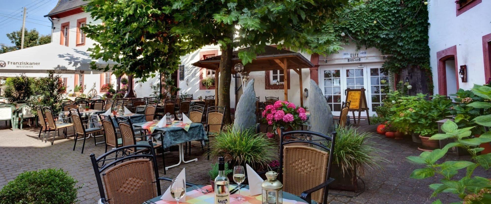 Hotel Deutschherrenhof Zeltingen-Rachtig Exterior photo